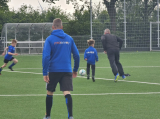 Laatste training S.K.N.W.K. JO10-1 (partijtje tegen de ouders) van woensdag 22 mei 2024 (39/133)